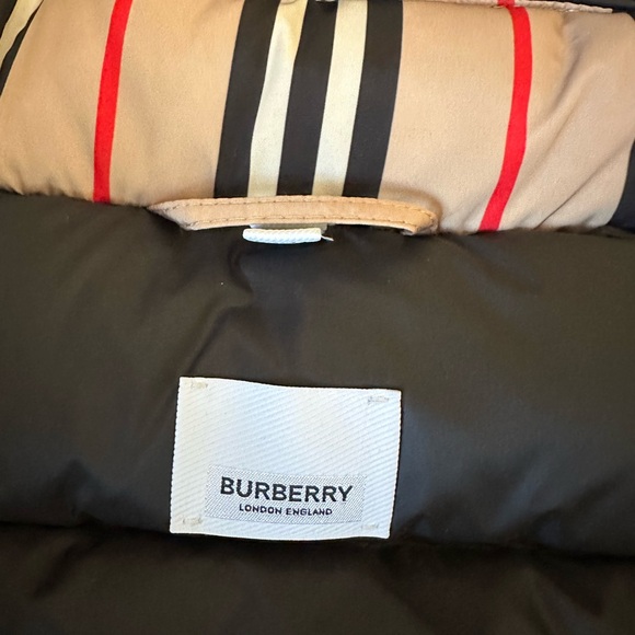 Burberry Kids’ Puffer Vest with Removable Hood - Picture 7 of 10